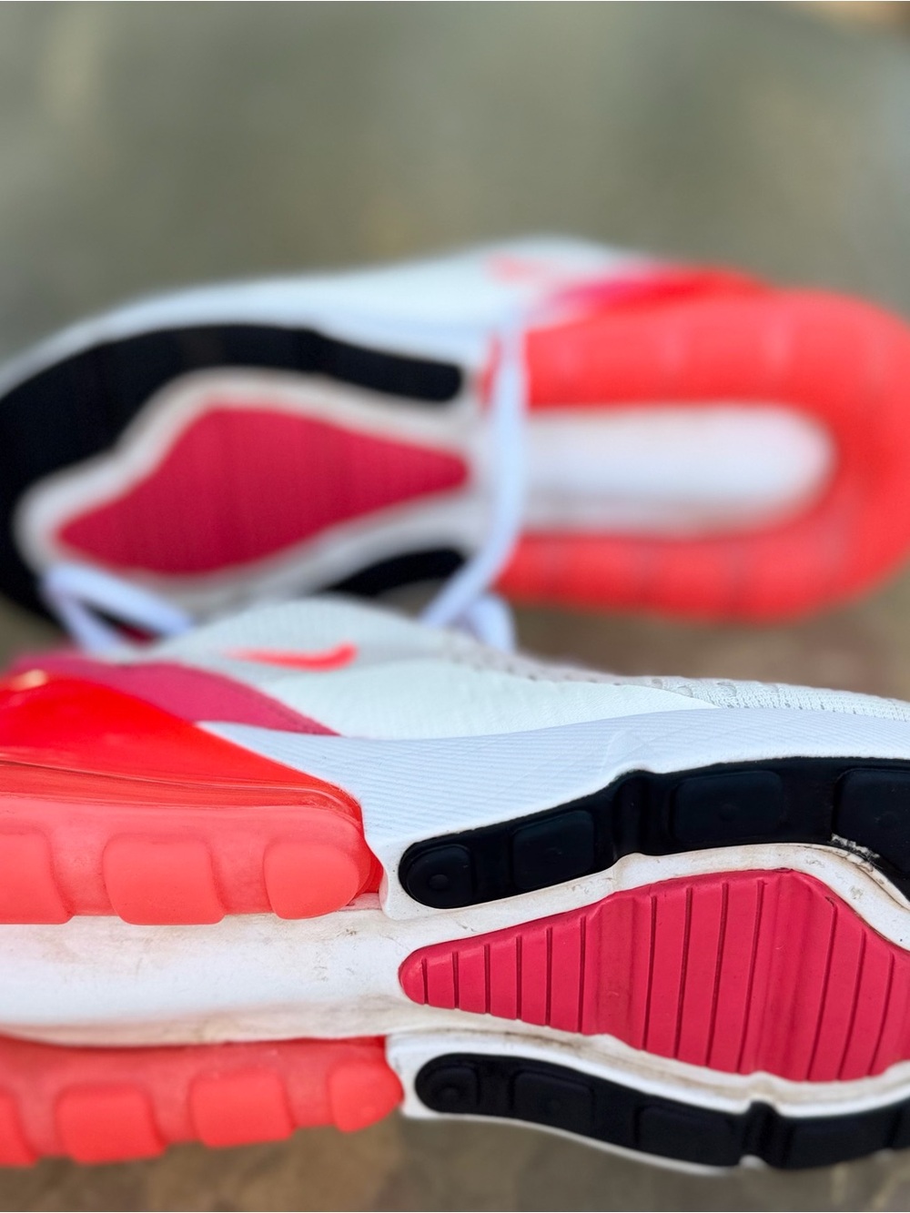 Nike Women’s White & Hot Pink Air Max 270 React Sneakers - Picture 4 of 6
